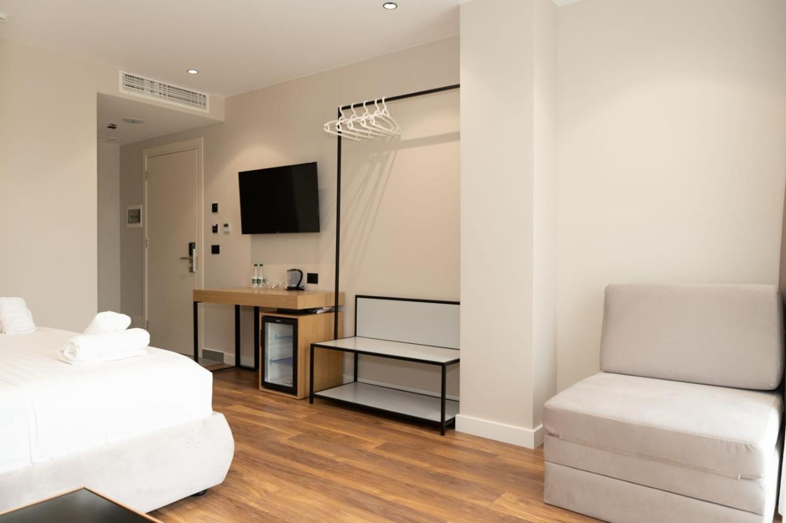Bounty Hotel โกเลม ภายนอก รูปภาพ