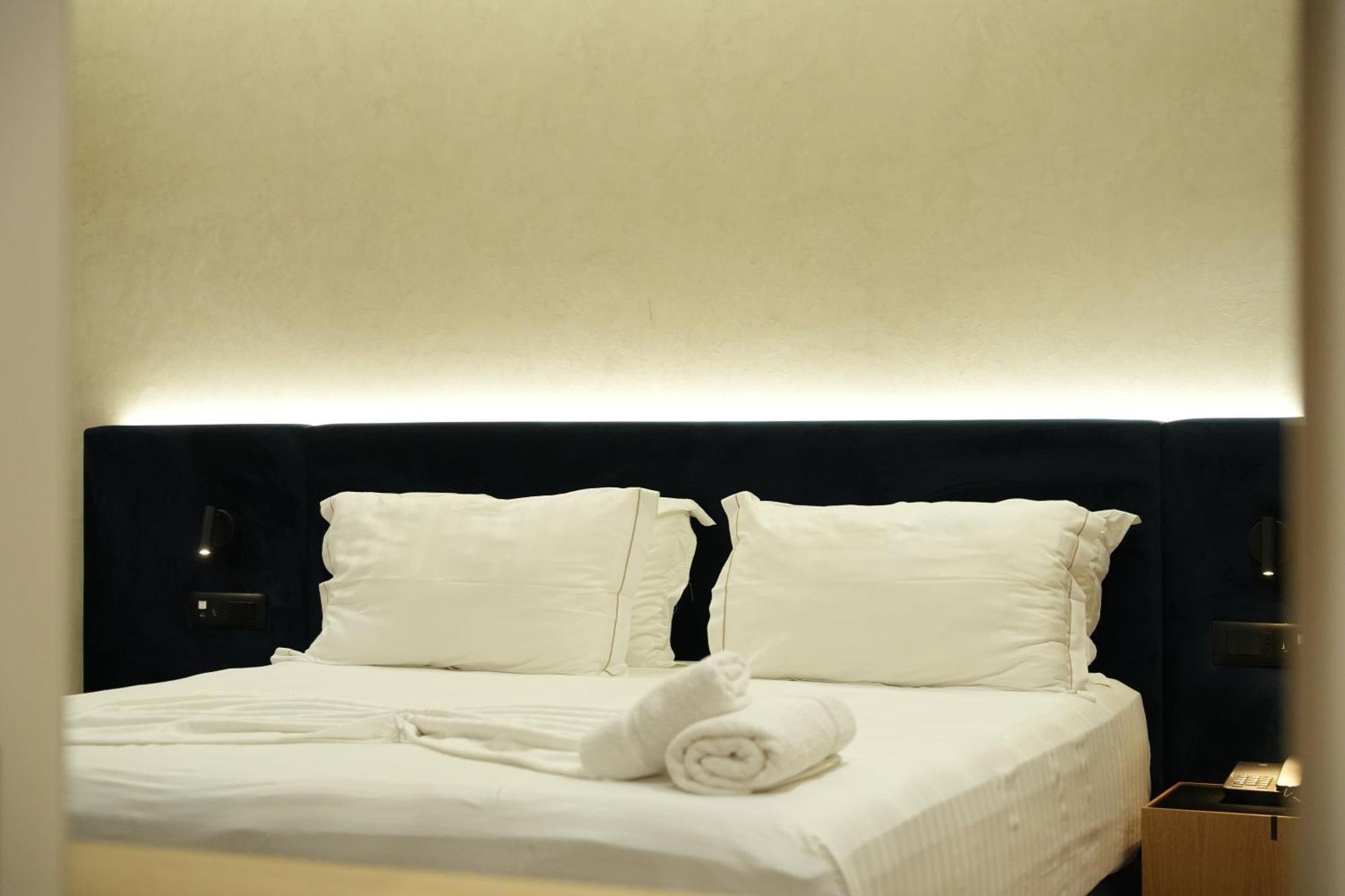 Bounty Hotel โกเลม ภายนอก รูปภาพ