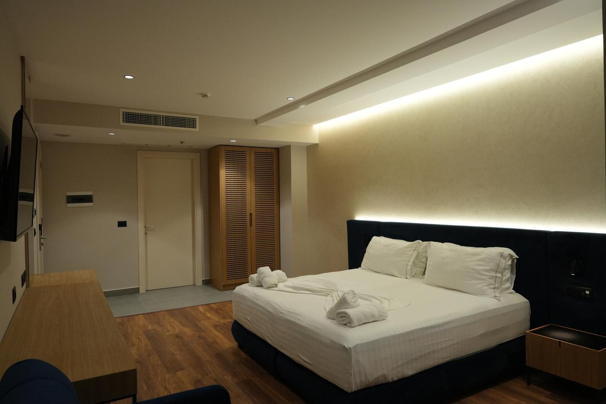 Bounty Hotel โกเลม ภายนอก รูปภาพ